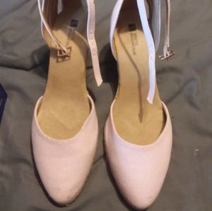 White mountain pink wedges